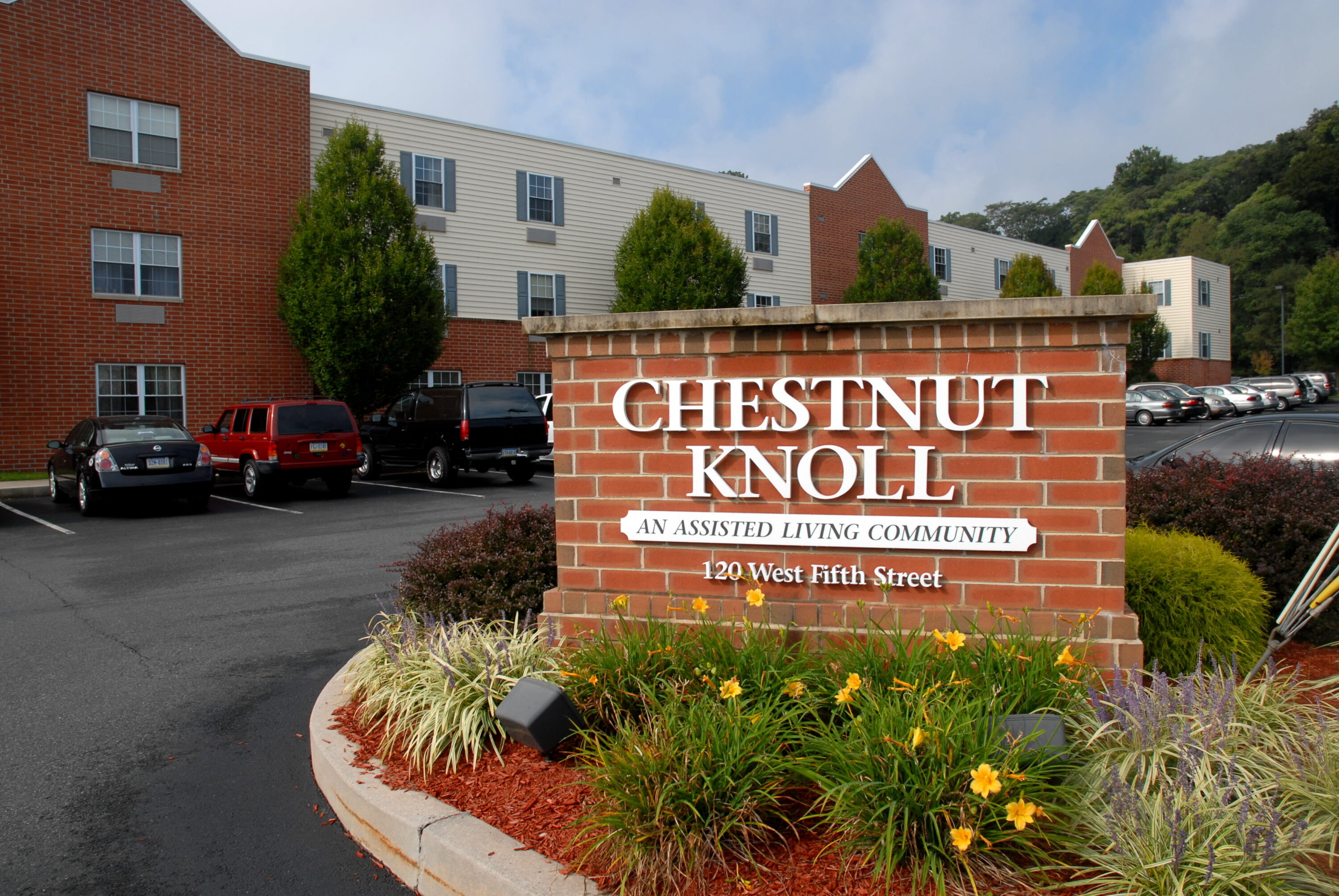 Chestnut Knoll assisted living community entrance sign